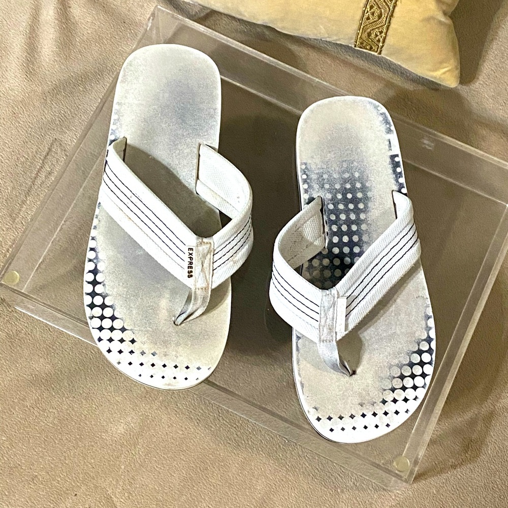 Express Flip Flops